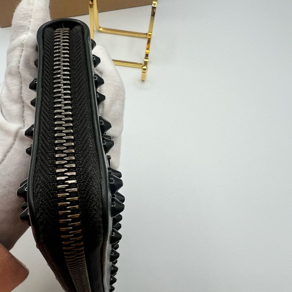 Christian Louboutin Panettone Zip Around Wallet - includes box and dust bag - Picture 15 of 16